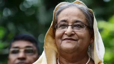 Sheikh Hasina: A Fall from Grace - From Pro-Democracy Leader to Autocratic Ruler