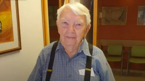 Michael Smuss: A Brave Survivor of the Warsaw Ghetto Uprising Passes Away