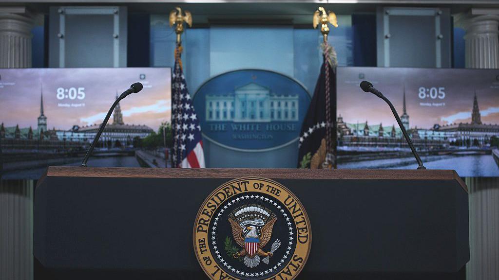Who Will Replace Karoline Leavitt? Trump’s Press Room Puzzle