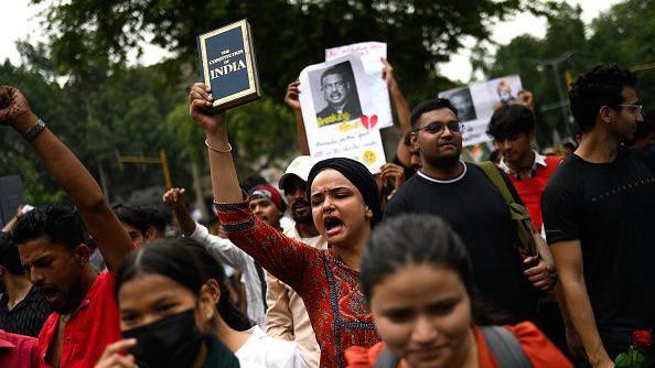 Hundreds Clash With Delhi Police as ‘Cockroach’ Protesters Block Parliament After NEET Leak