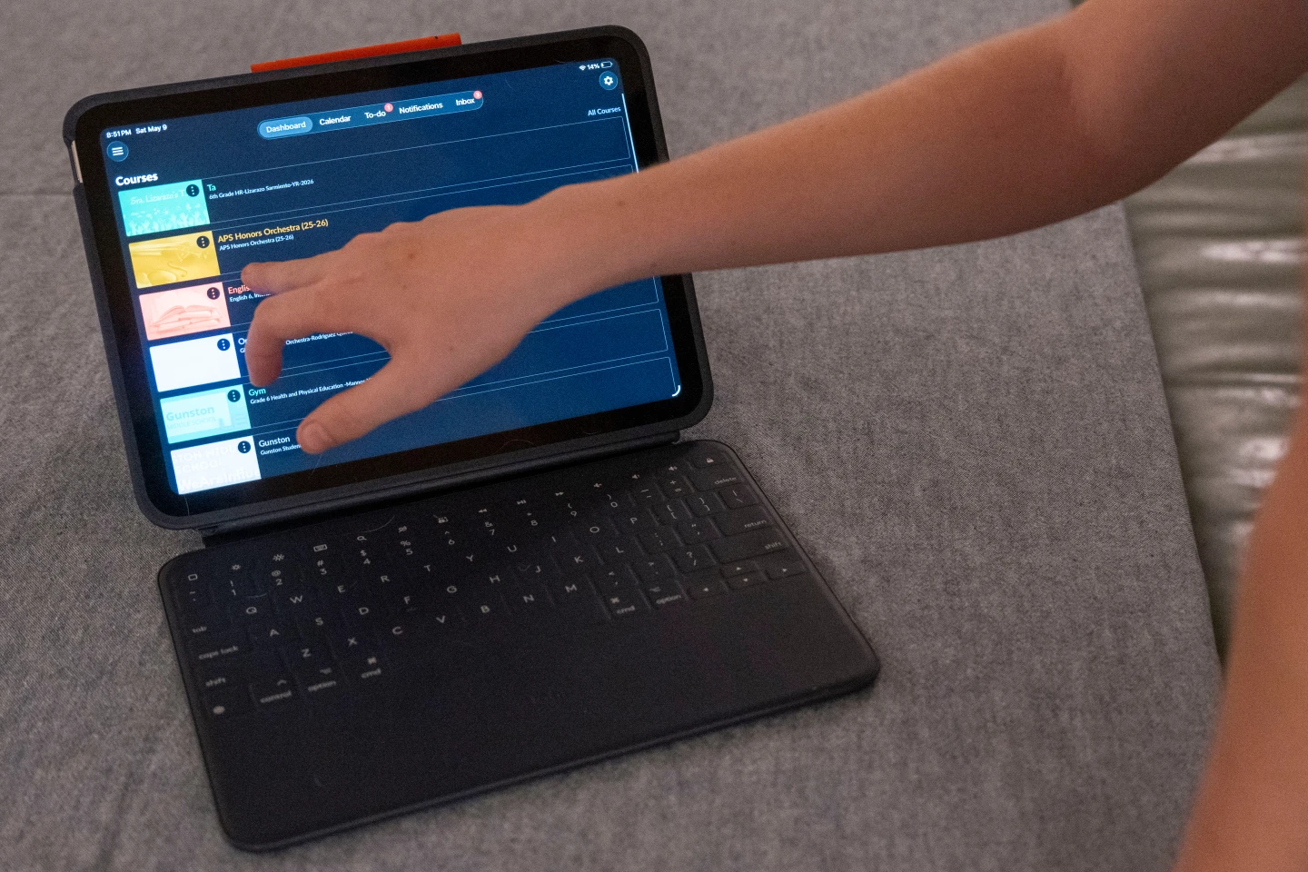 Screen Saturation: LA Schools Turn Back the Clock on Devices