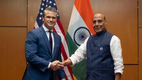 Decade-Long Defense Pact Signed Between India and the US Amid Trade Tensions