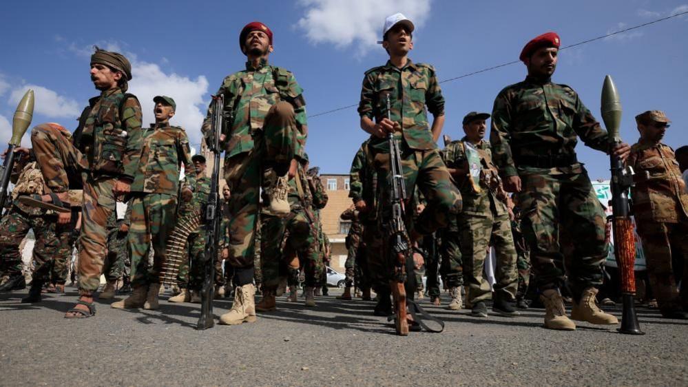 Houthis Capture Red Sea Island, Tighten Grip on Crucial Shipping Route