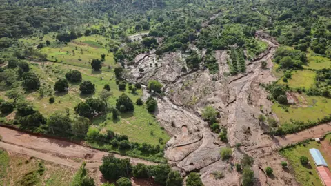 Tragic Landslide in Kenya Claims Lives Amidst Heavy Rains