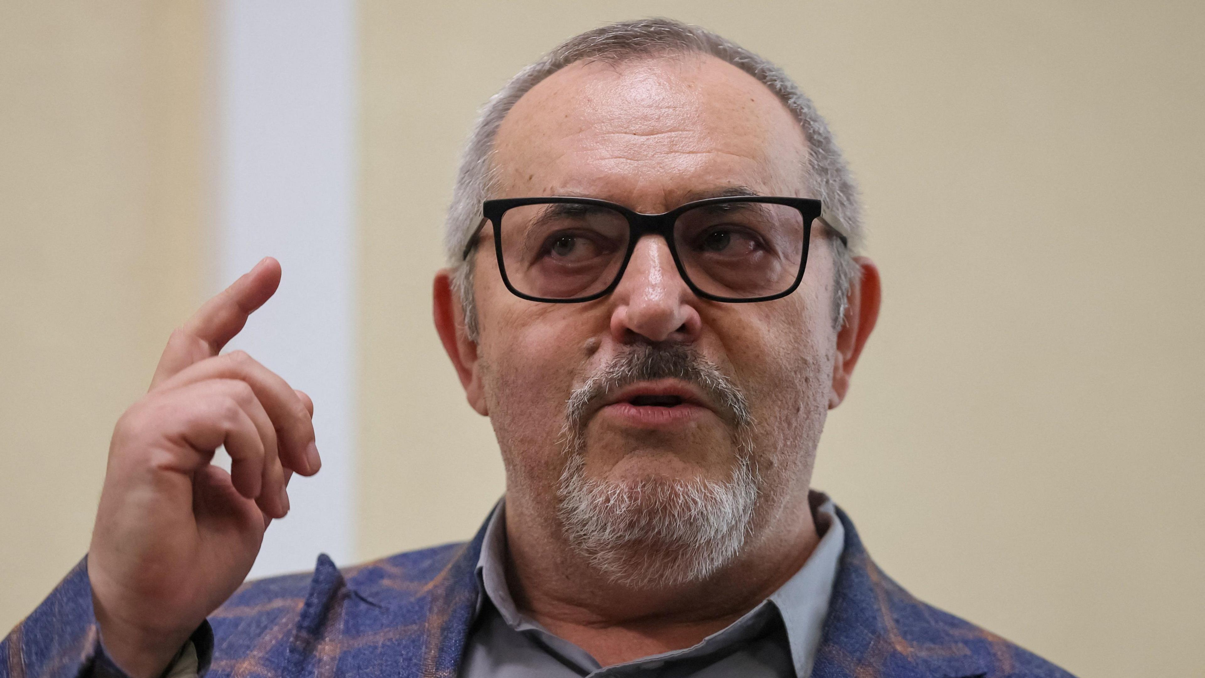 Opposition Leader Exits Russia After Being Labeled a ‘Foreign Agent’
