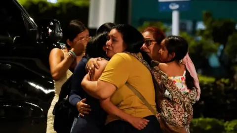 Ecuadorian Gang Leader Killed in Airport Flower Ambush