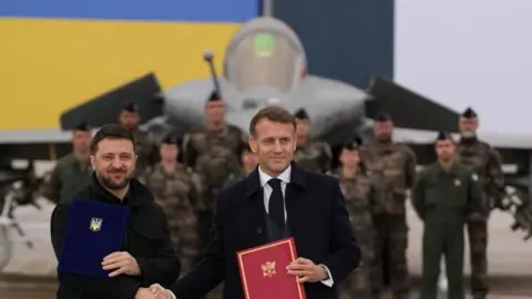 Significant Military Boost: Ukraine to Acquire 100 French Rafale Fighters