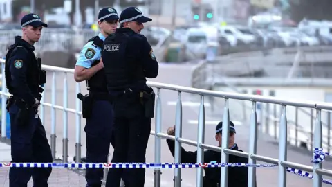 NSW Premier Defends Police Actions Amid Bondi Beach Attack Criticism