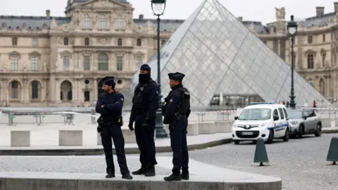 Two Arrested Following Daring Louvre Jewel Heist