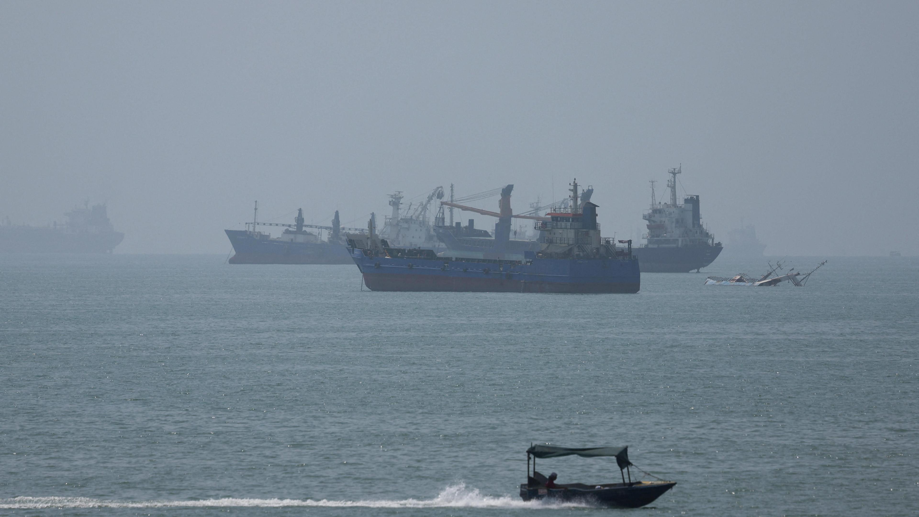 US Strikes Iranian Larak Island Launchers: First Attack Since July