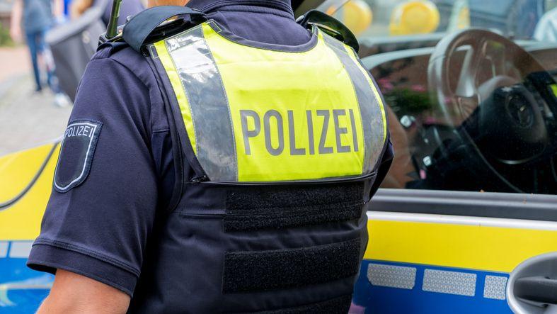 Germany Scrutinizes Russian Connections to Secret Weapon Cache