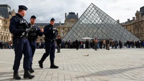 Latest Arrests in Louvre Jewellery Heist Revelations