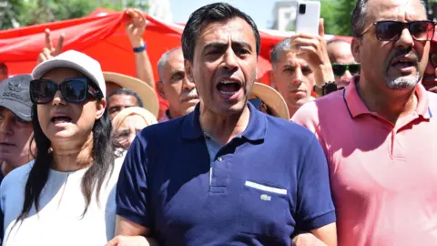 Escalating Repression: Tunisia Sentences Opposition Leaders to Lengthy Prison Terms