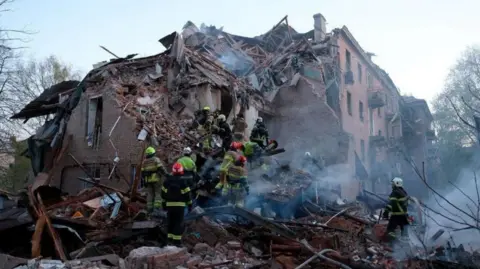 Tragic Night: Seven Lives Lost in Russian Air Strikes on Ukraine