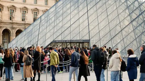 Louvre Museum Reopens Amid Ongoing Investigation of Stolen Crown Jewels
