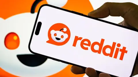 Australia Expands Social Media Ban for Minors to Include Reddit