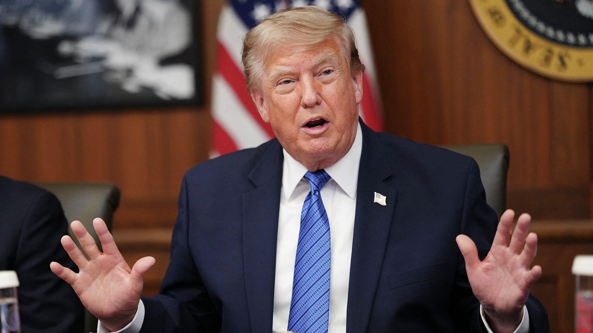 Trump Denies US Weapon Shortages, Vows to Pursue Information Leakers