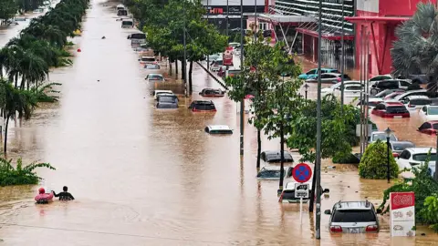 Tragic Floods Claim 41 Lives as Central Vietnam Faces Catastrophic Rains