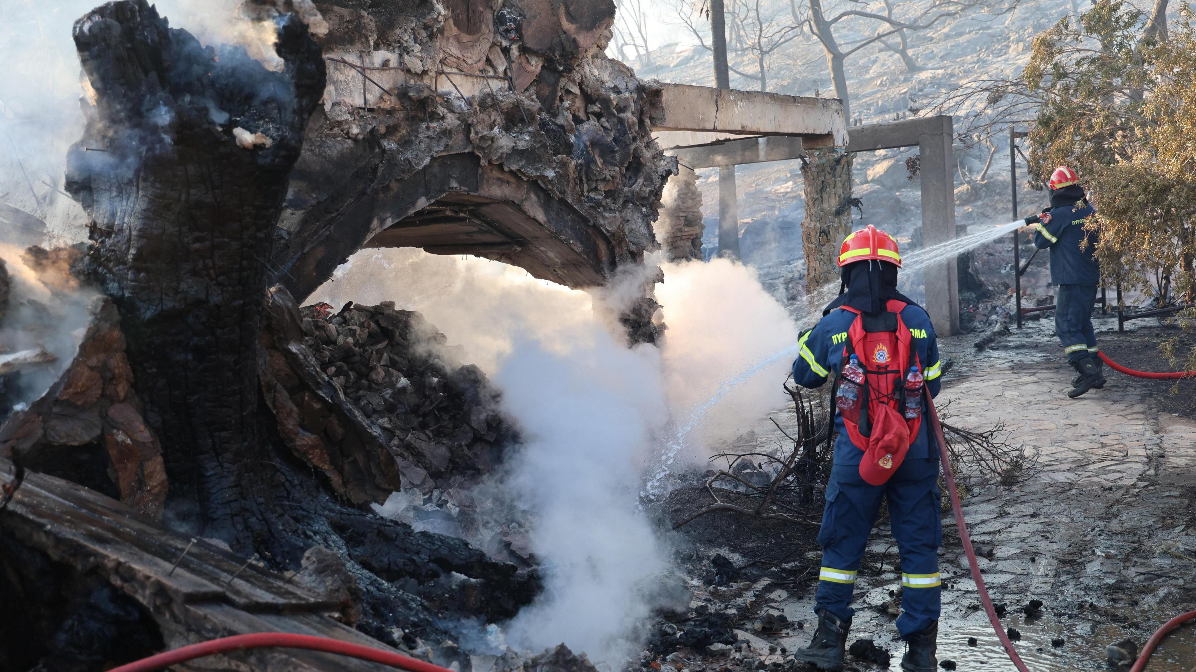 Twin Wildfires Devastate Greek Island Salamina, Two Killed, 500 Evacuated
