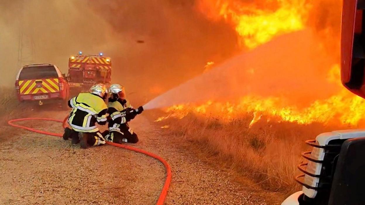 Firefighters Battle Rising Wildfires in Southwest France as 40°C Heatwave Looms