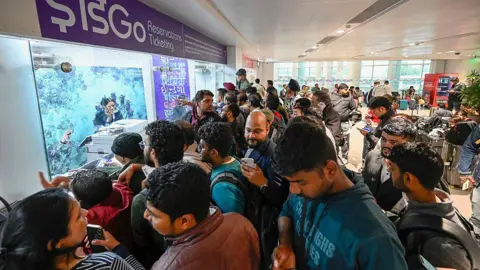 IndiGo Flight Cancellations Create Travel Turmoil in India