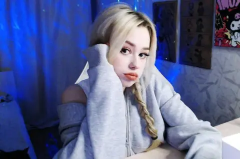 The Rising Dangers of 'Molecule': Young Russians Fall for a Controversial Weight-Loss Pill