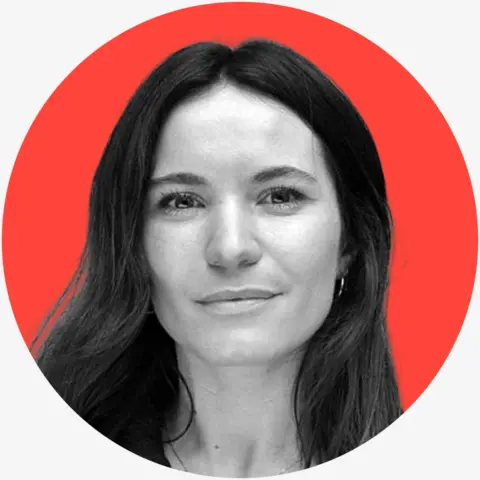 Javier Milei's Chaotic 'Chainsaw' Economics: Triumphs and Divisions in Argentina