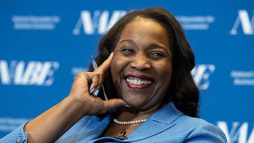 Supreme Court Blocks Trump’s Bid to Dismiss Federal Reserve Governor Lisa Cook