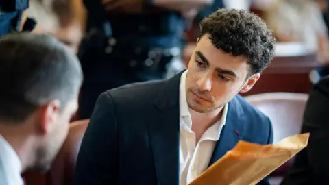 Mangione to Invoke Psychiatric Defence in Murder Trial