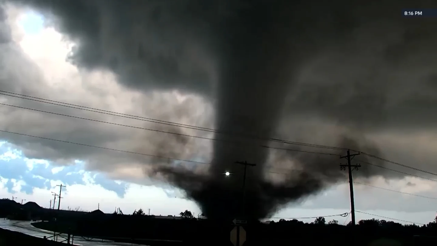 Devastating Tornado Strikes Enid, Oklahoma: Community Rallies for Relief