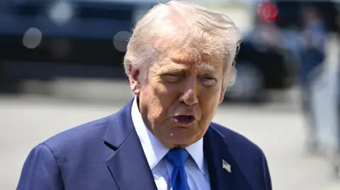 Trump Calls Off US Envoys' Visit to Pakistan Amid Iran Tensions