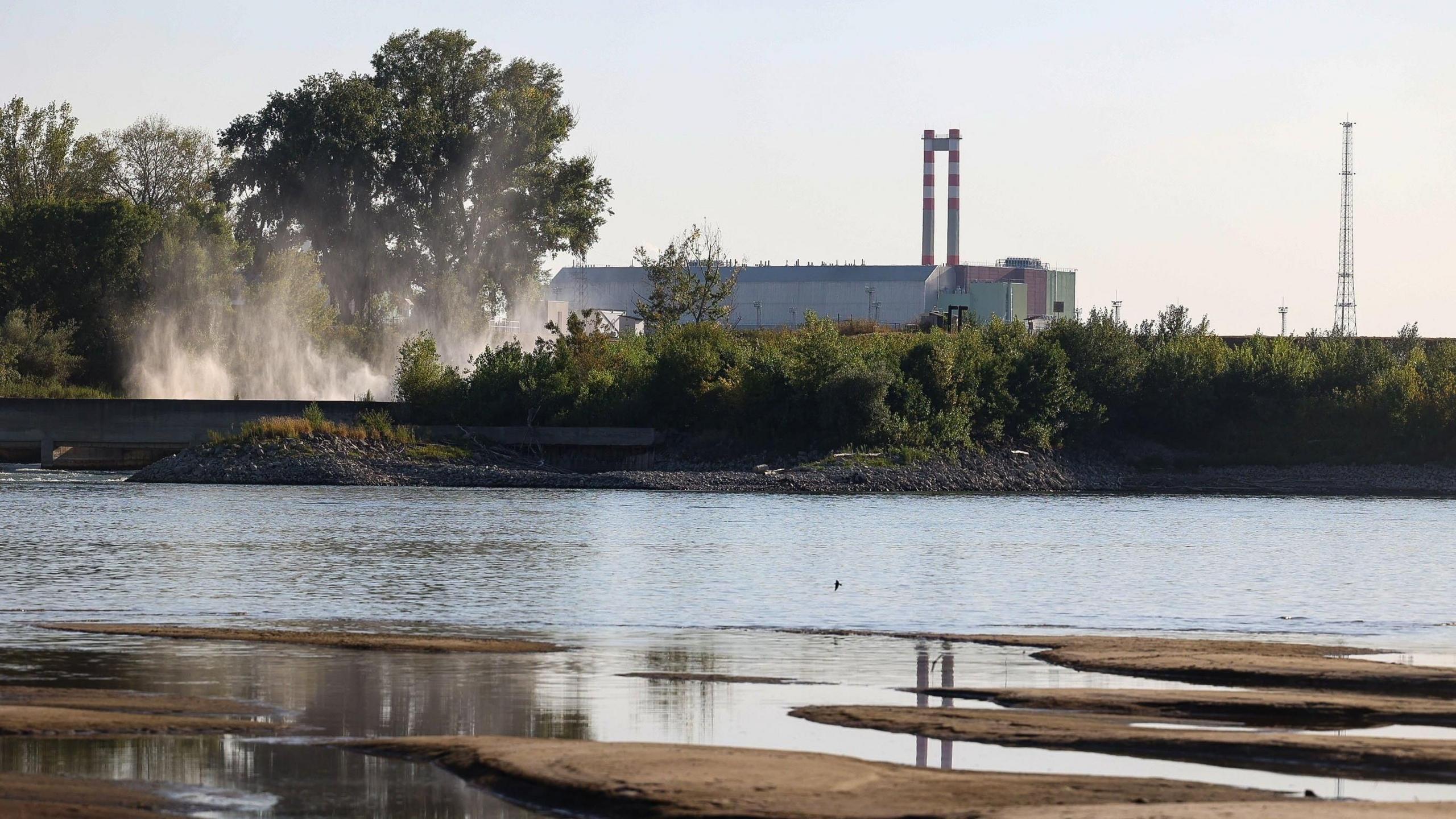 Record low Danube forces Hungary's sole nuclear plant into shutdown