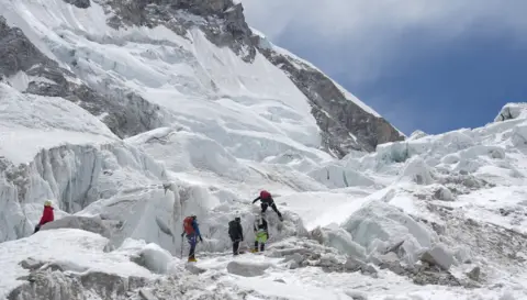 Glacier Blocks Route to Summit as Everest Climbing Season Begins