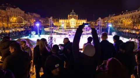 Zagreb's Christmas Market: A Year-Round Tourism Strategy for Croatia