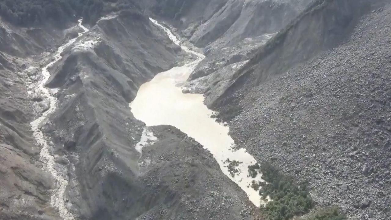 China Warns of Second Flood as Mountain-Generated Lake Threatens Himalaya Region