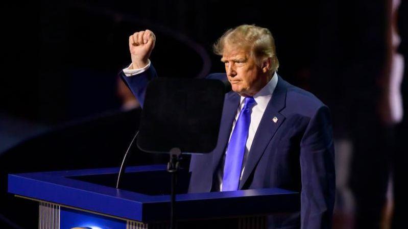 Trump Promises $5,000 Dividend to Every Adult if GOP Wins Midterms