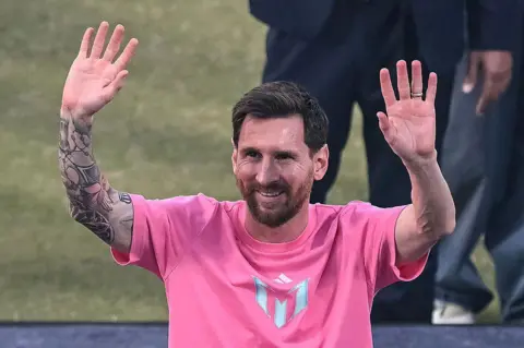 Messi Concludes Turbulent India Tour with Fan-Filled Finale in Delhi
