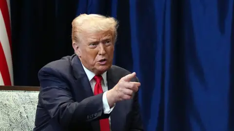 Trump Dismisses Prospects of US Conflict with Venezuela Amid Drug Strikes