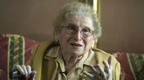 Legacy of a Champion: Rosa Roisinblit, 106, Passes Away