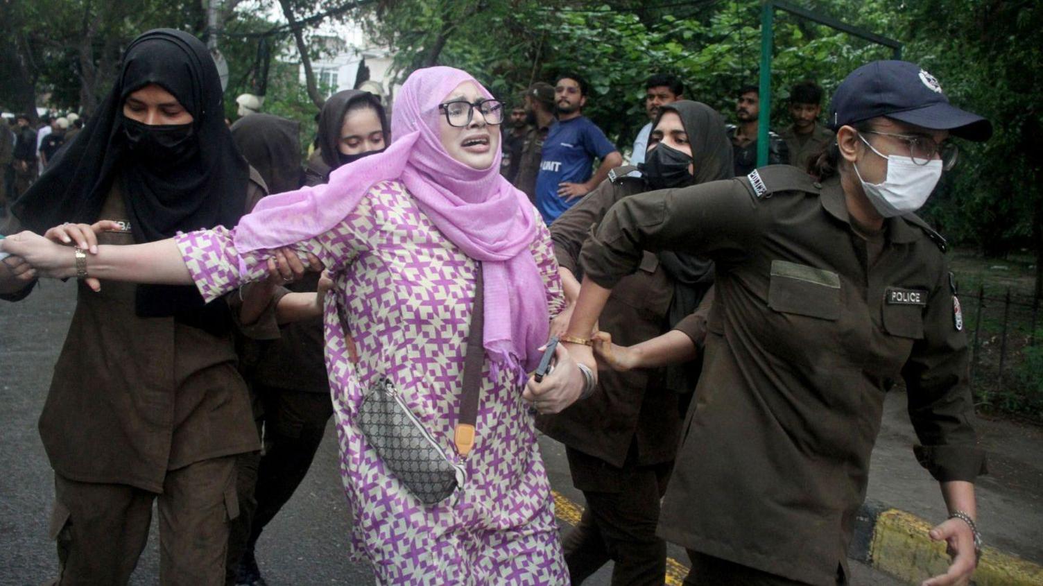 Pakistan Tightens Media Grip, Sparks International Outcry