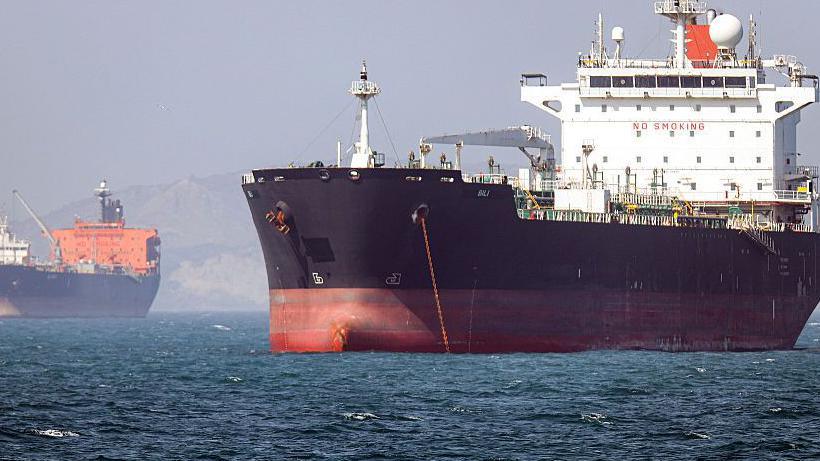 Oil Prices Plunge as Strait of Hormuz Reopening Sparks Market Hope – Quantum Futures on the Front