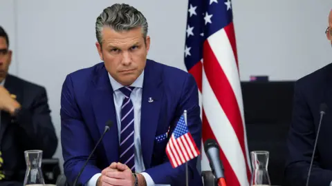 US Defence Secretary's Unexpected UK Stop Due to Cracked Windscreen