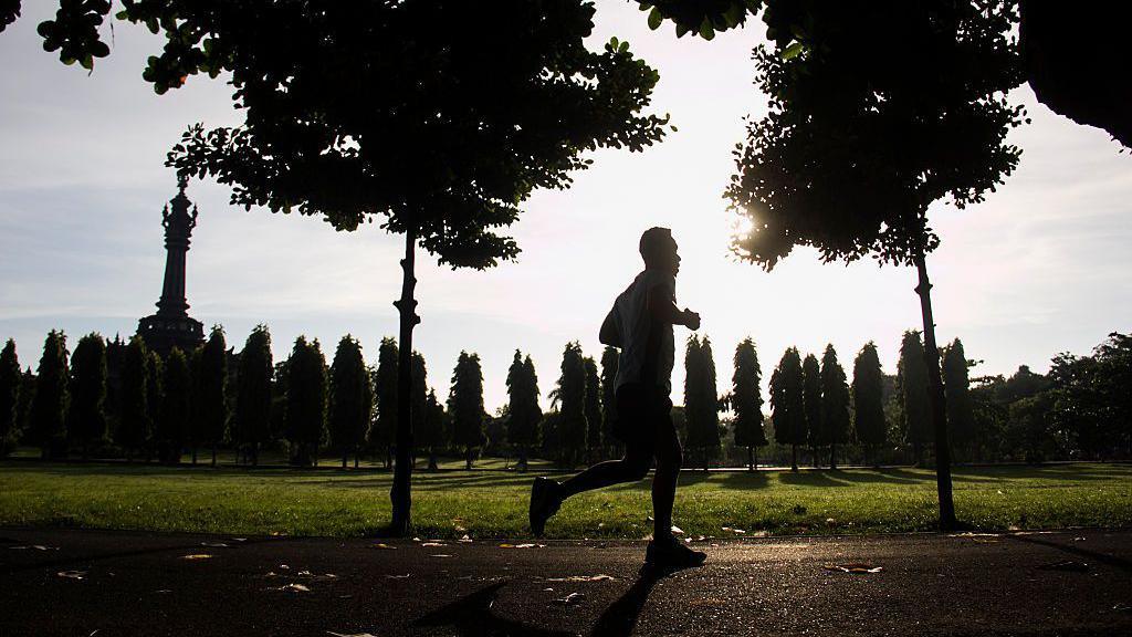 Bali Bans Dutch Expats Over Illegal Run Club Allegedly Discriminating Local Indonesians