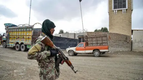 Taliban Launches 'Retaliatory' Attacks on Pakistan Amid Heightened Tensions